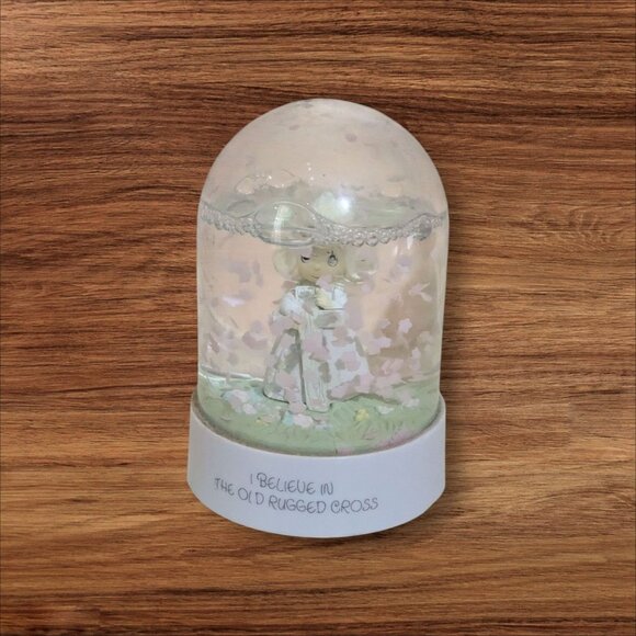 I Believe In The Old Rugged Cross Precious Moments Style Snow Globe - Picture 1 of 10